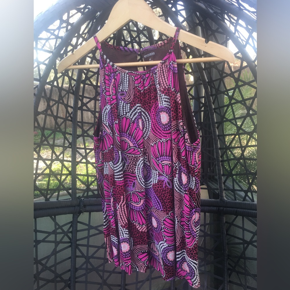 🔴2/$10 Madison layered sleeveless top, pleated neck, keyhole back